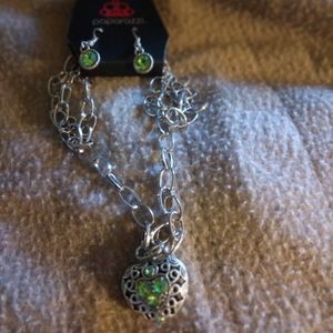 Paparazzi green heat necklace